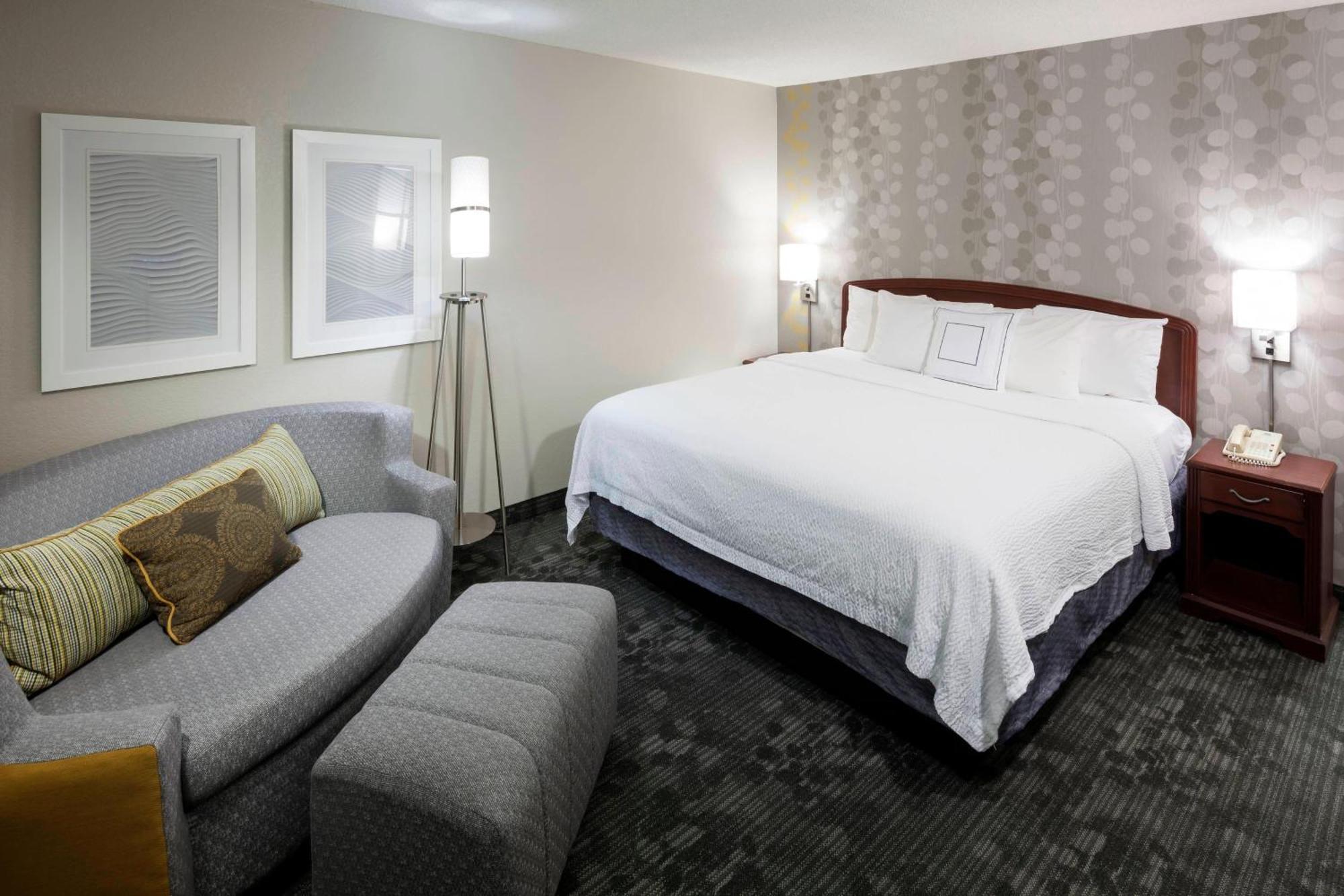 Hotel Courtyard By Marriott Wichita East Exterior foto
