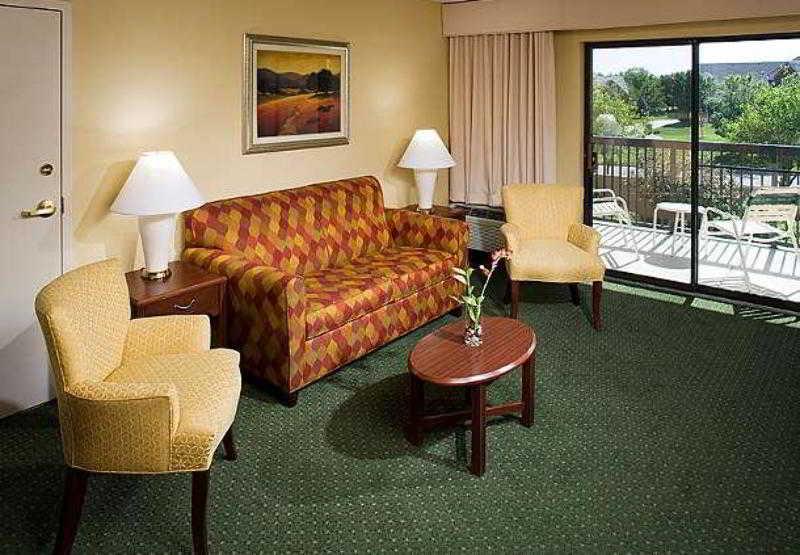 Hotel Courtyard By Marriott Wichita East Zimmer foto