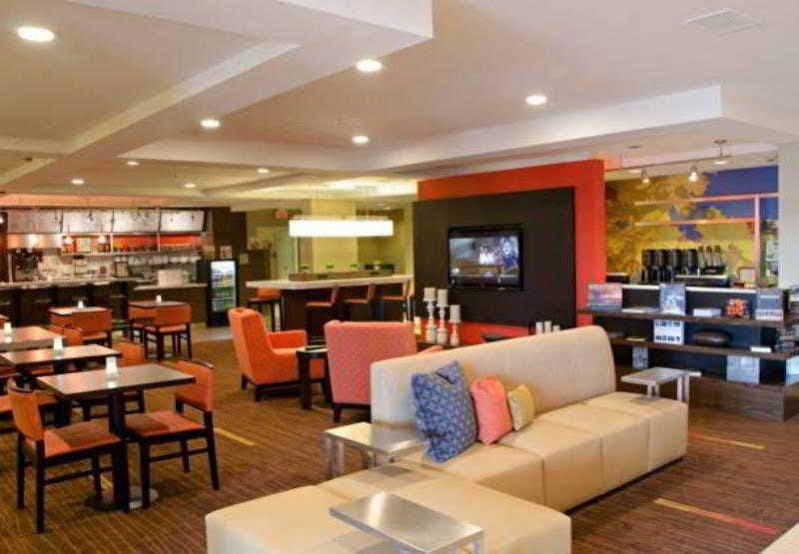 Hotel Courtyard By Marriott Wichita East Exterior foto